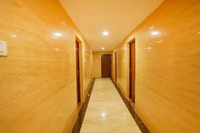 Lobby-corridor