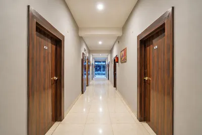 Lobby-corridor