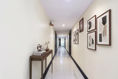 Lobby-corridor