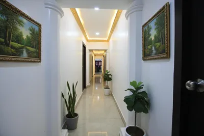 Lobby-corridor