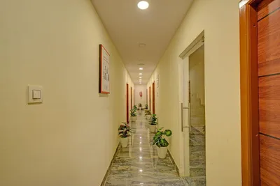 Lobby-corridor
