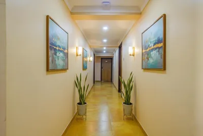Lobby-corridor