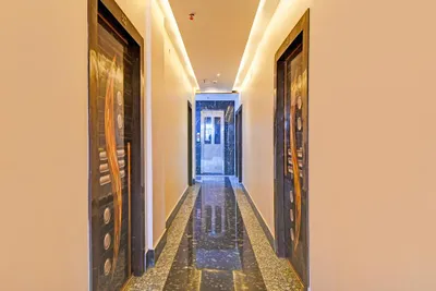 Lobby-corridor
