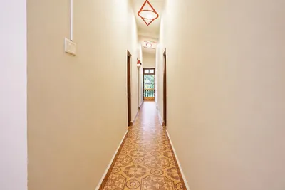 Lobby-corridor
