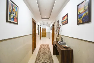 Lobby-corridor