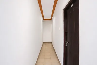Lobby-corridor