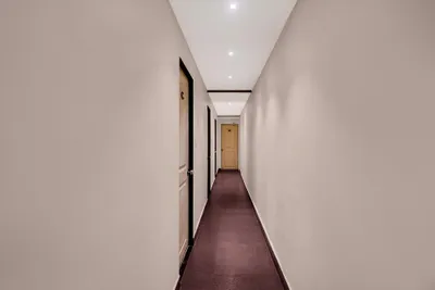Lobby-corridor