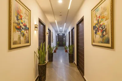 Lobby-corridor