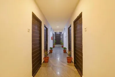 Lobby-corridor