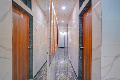 Lobby-corridor