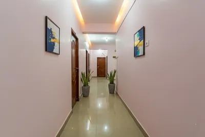 Lobby-corridor