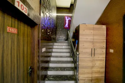Lobby-corridor