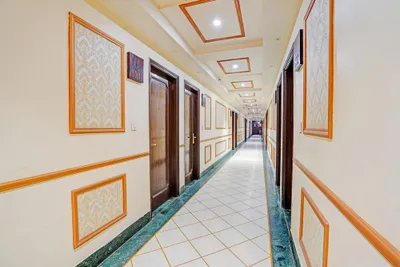 Lobby-corridor