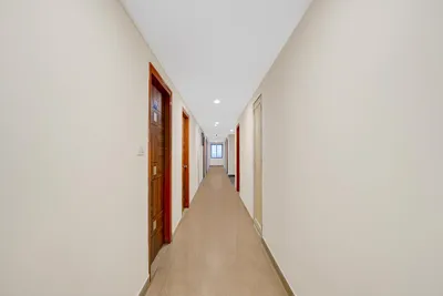 Lobby-corridor