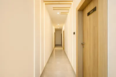 Lobby-corridor