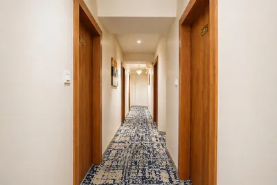 Lobby-corridor