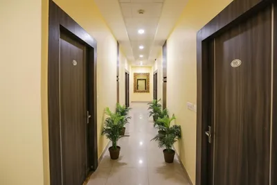Lobby-corridor