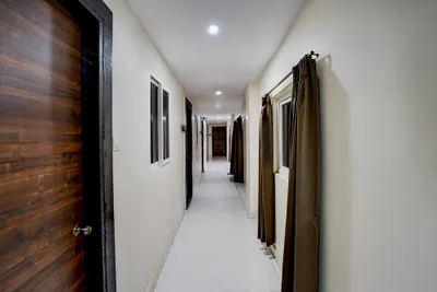 Lobby-corridor