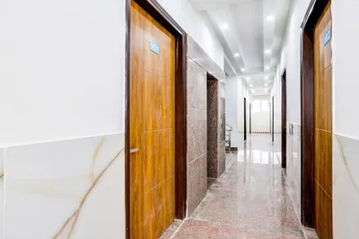 Lobby-corridor
