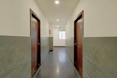Lobby-corridor