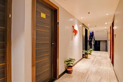 Lobby-corridor