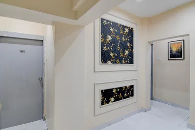 Lobby-corridor