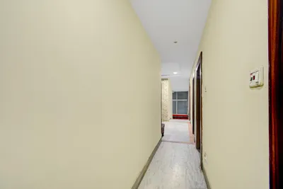 Lobby-corridor