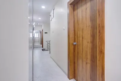 Lobby-corridor