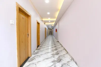Lobby-corridor