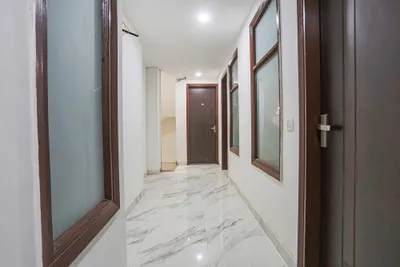 Lobby-corridor