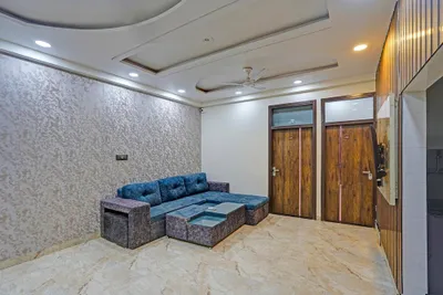 Lobby-corridor