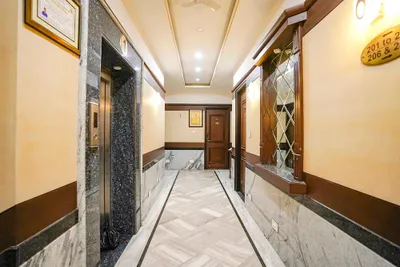 Lobby-corridor