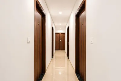 Lobby-corridor