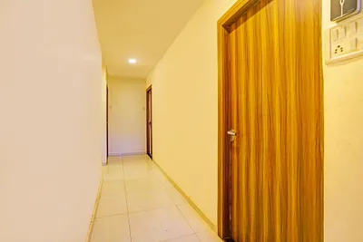 Lobby-corridor