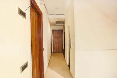 Lobby-corridor