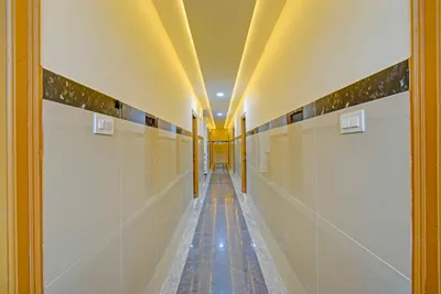 Lobby-corridor
