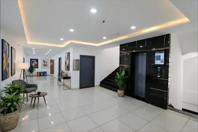Lobby-corridor