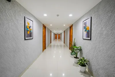 Lobby-corridor