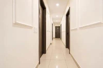 Lobby-corridor