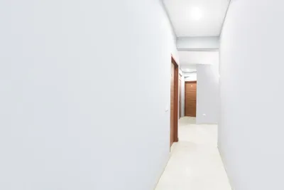Lobby-corridor