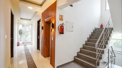 Lobby-corridor
