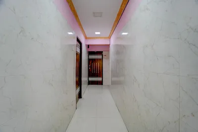 Lobby-corridor
