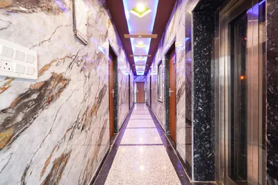 Lobby-corridor