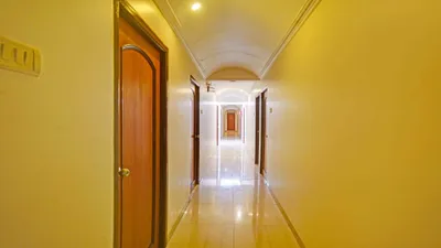 Lobby-corridor