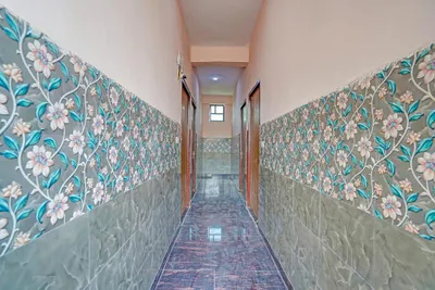 Lobby-corridor