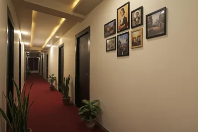 Lobby-corridor