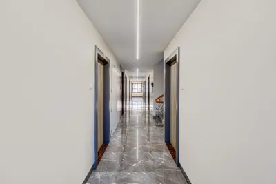 Lobby-corridor