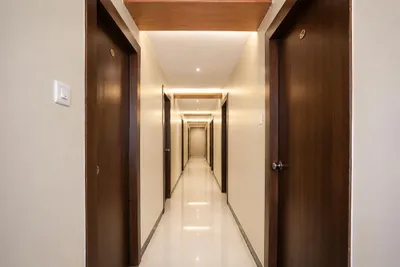 Lobby-corridor