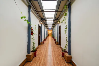Lobby-corridor
