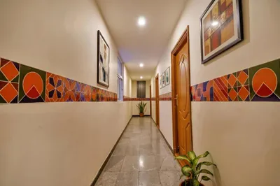 Lobby-corridor